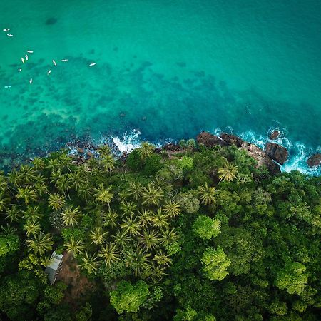 The Salty Pelican Yoga & Surf Retreat Dikwella Sur Exterior foto