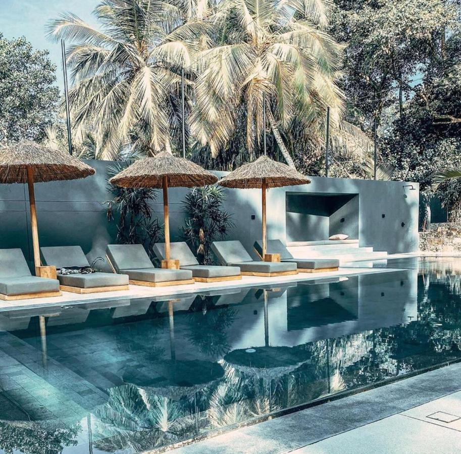 The Salty Pelican Yoga & Surf Retreat Dikwella Sur Exterior foto
