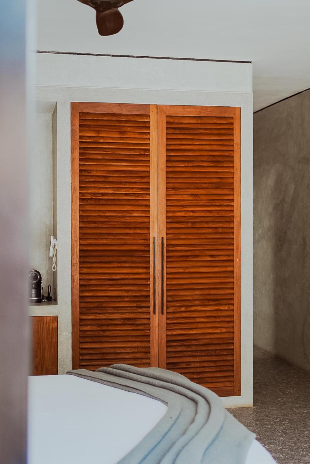 The Salty Pelican Yoga & Surf Retreat Dikwella Sur Exterior foto