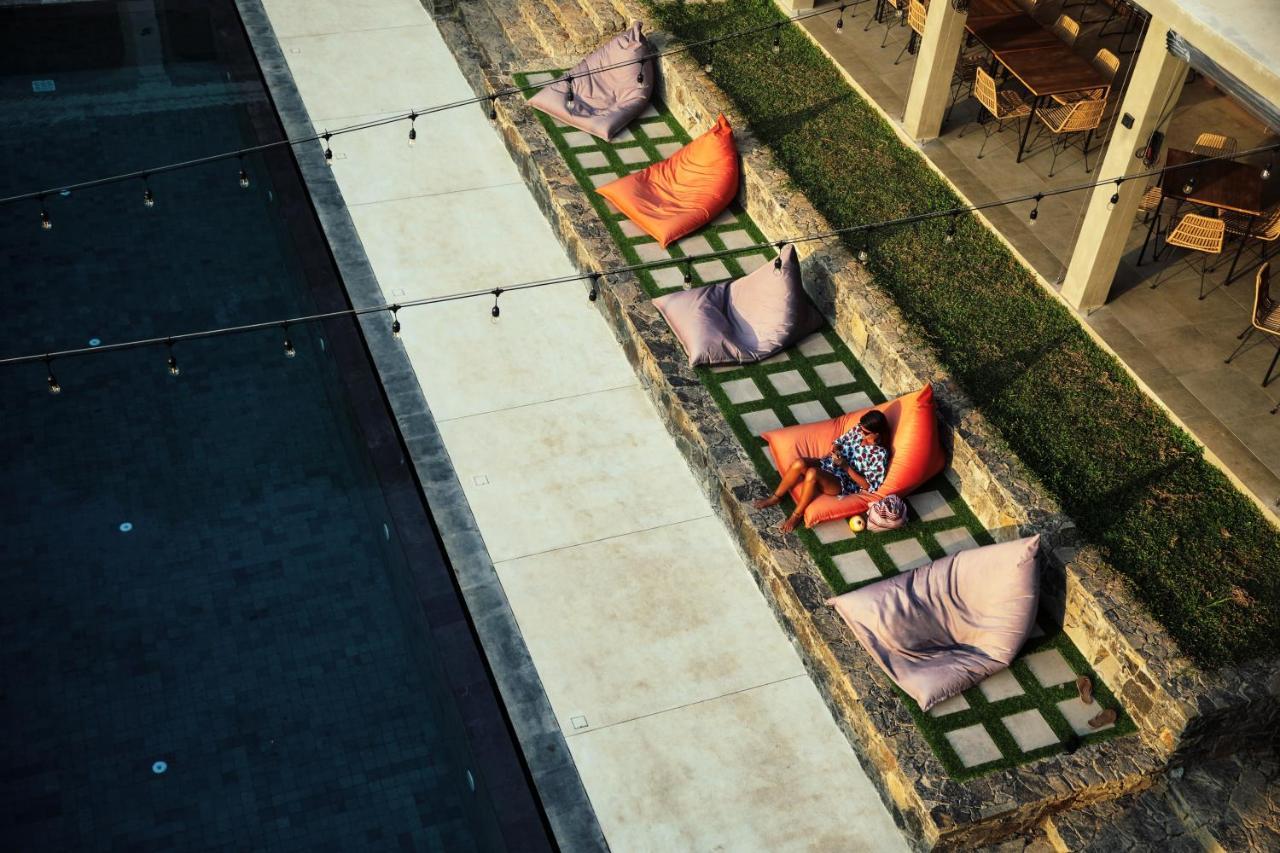The Salty Pelican Yoga & Surf Retreat Dikwella Sur Exterior foto